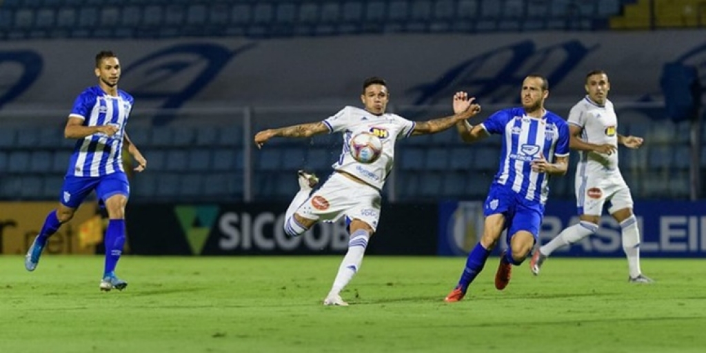 Cruzeiro leva gol nos acréscimos e placar com Avaí termina em empate