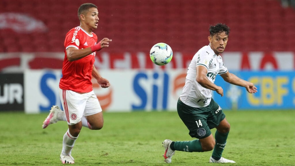 Gustavo Scarpa completa 100 jogos pelo Verdão: ‘Camisa cheia de história’