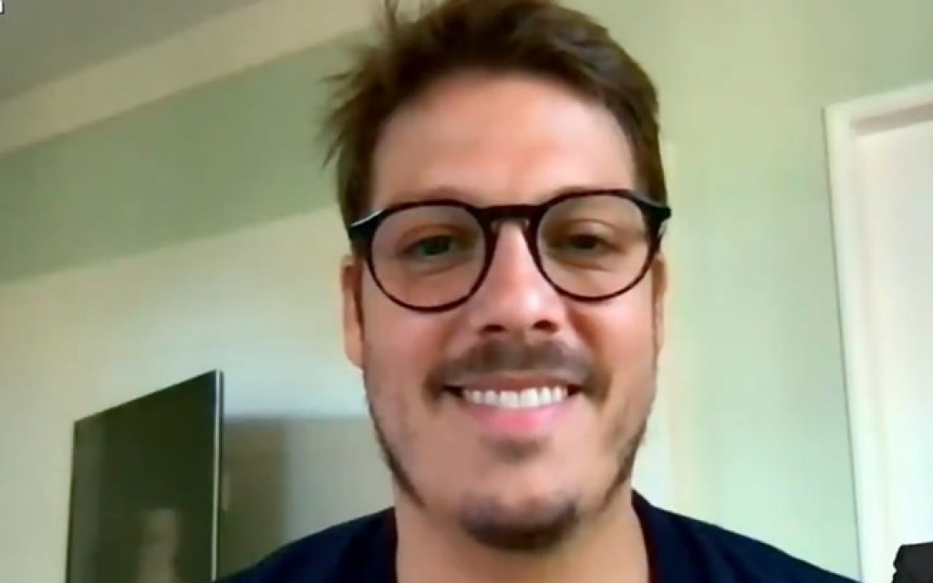 Fábio Porchat fala de ateísmo, preconceitos e critica Bolsonaro no "Roda Viva" Fábio Porchat fala de ateísmo, preconceitos e critica Bolsonaro no "Roda Viva"