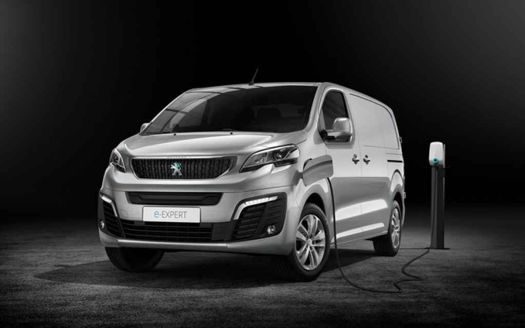 Peugeot Expert elétrico ganha prêmio internacional de furgão do ano