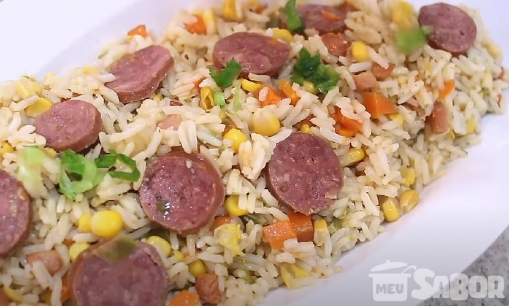 Aprenda a fazer um almoço completo em uma única panela: Arroz completão na panela de pressão