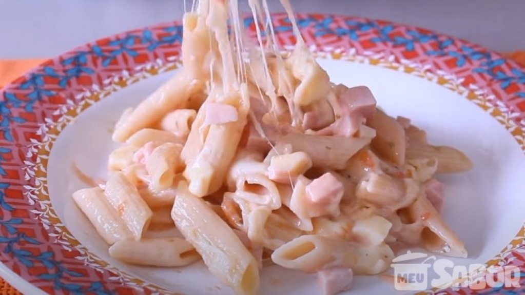 Jantar com a família? aprenda e arrase na cozinha fazendo um delicioso Macarrão cremoso com presunto e muçarela