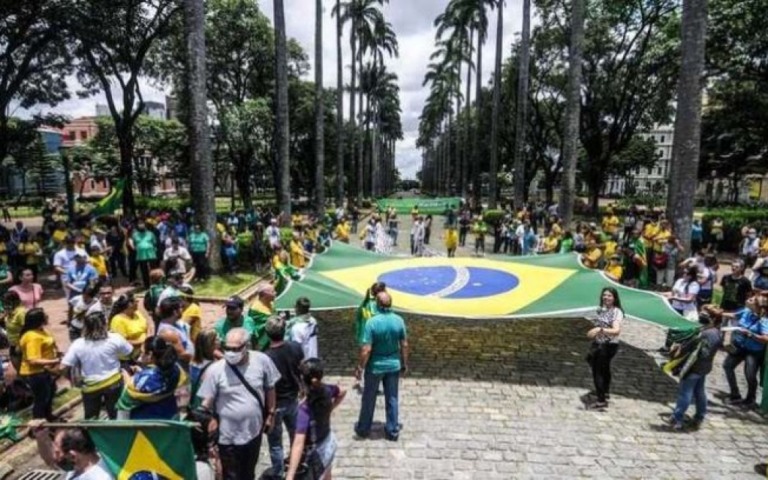 Rejeição à vacina chega a 28% e é maior entre bolsonaristas, diz pesquisa