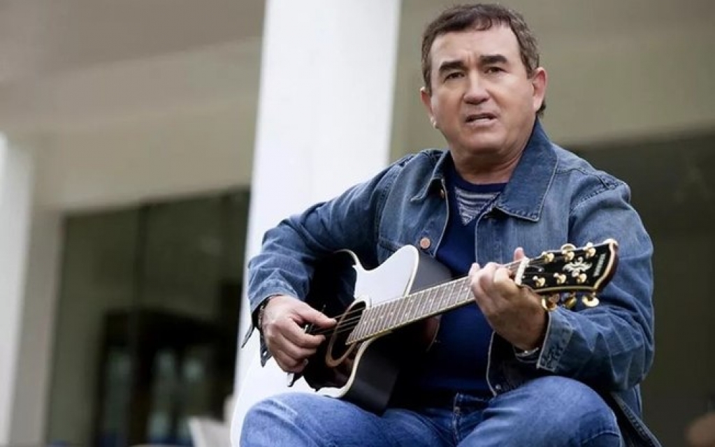 Amado Batista testa positivo para Covid-19 e está isolado em Goiânia Amado Batista testa positivo para Covid-19 e está isolado em Goiânia