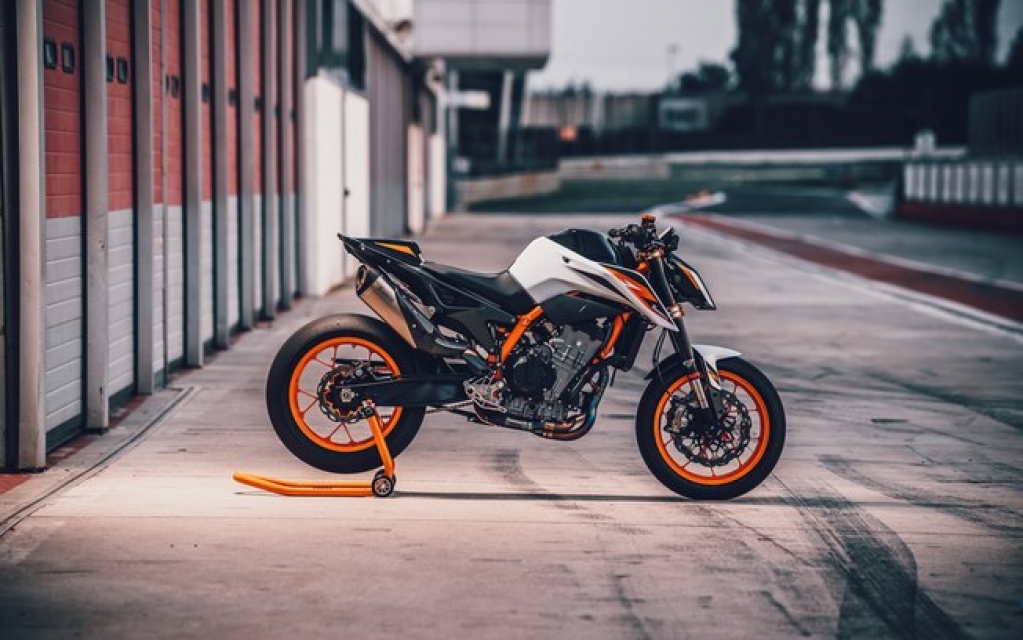 KTM vai lançar modelos 490 Duke e Adventure em 2022