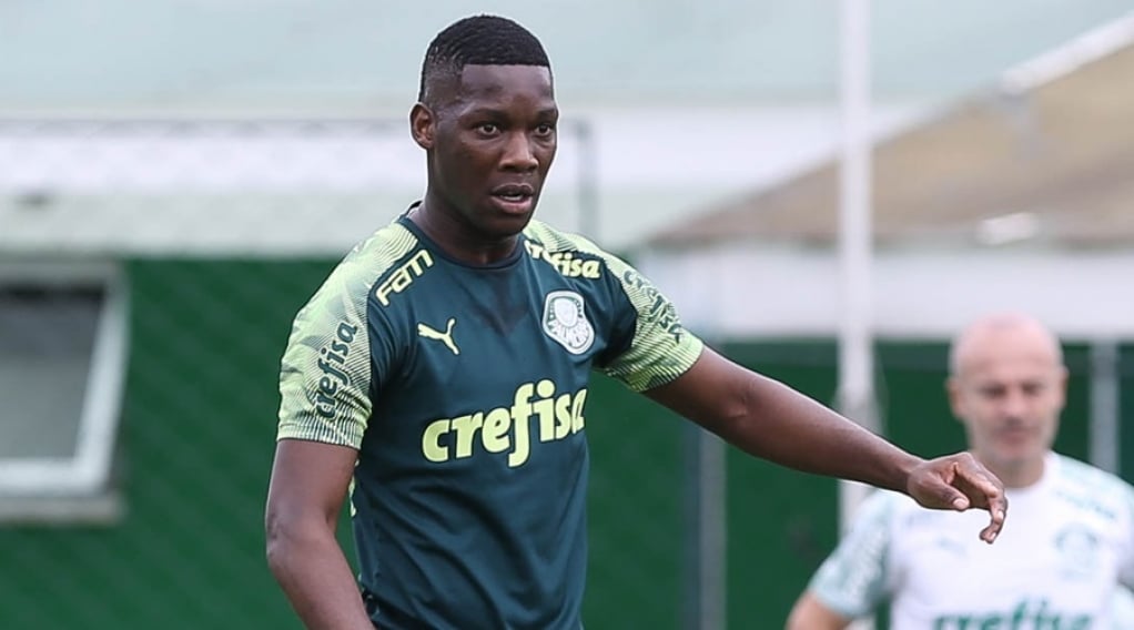 Patrick de Paula é novidade em reapresentado do Palmeiras