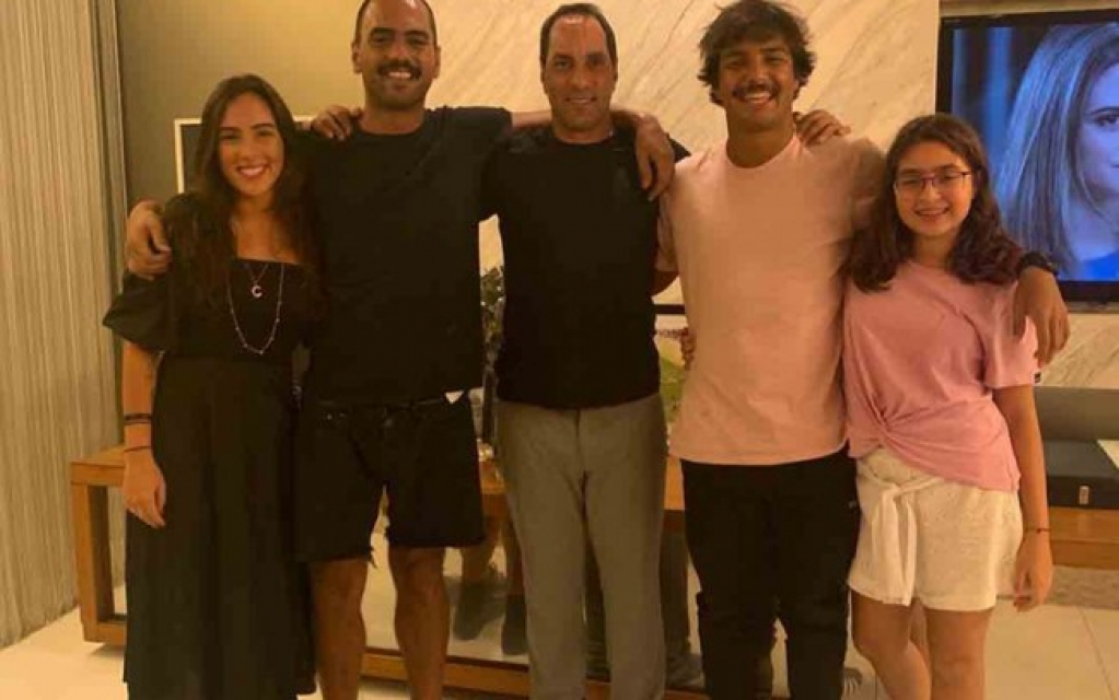 Após polêmicas, Edmundo faz as pazes com o filho, Alexandre Mortágua