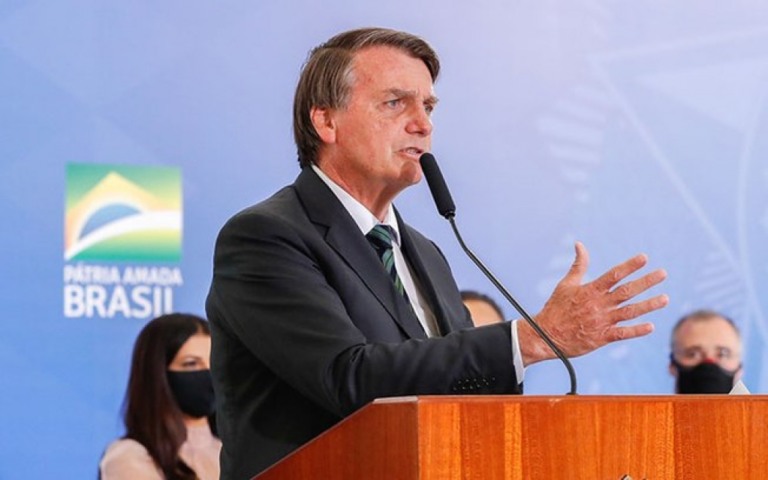 Bolsonaro ironiza tortura sofrida por Dilma: "traz o raio-x pra gente ver"
