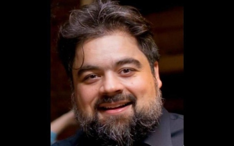 Prestes a ser pai, chef morre após passar 25 dias internado com Covid-19