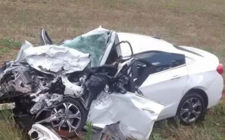 Colisão entre carro e carreta bitrem mata casal no Rio Grande do Sul