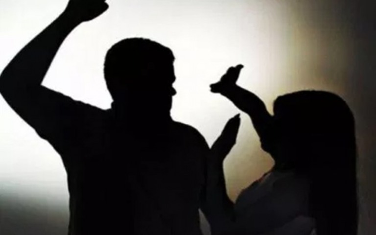 Mulher é morta a facadas na frente das quatro filhas menores em Minas Gerais