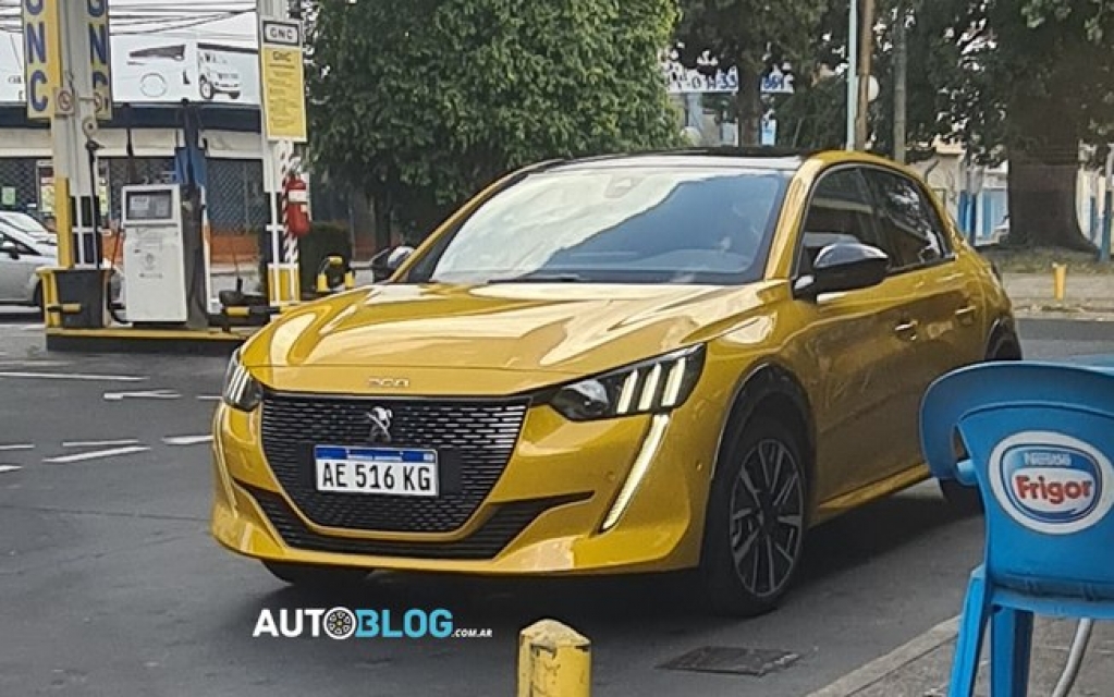 Peugeot testa o Peugeot 208 1.2 turbo na Argentina