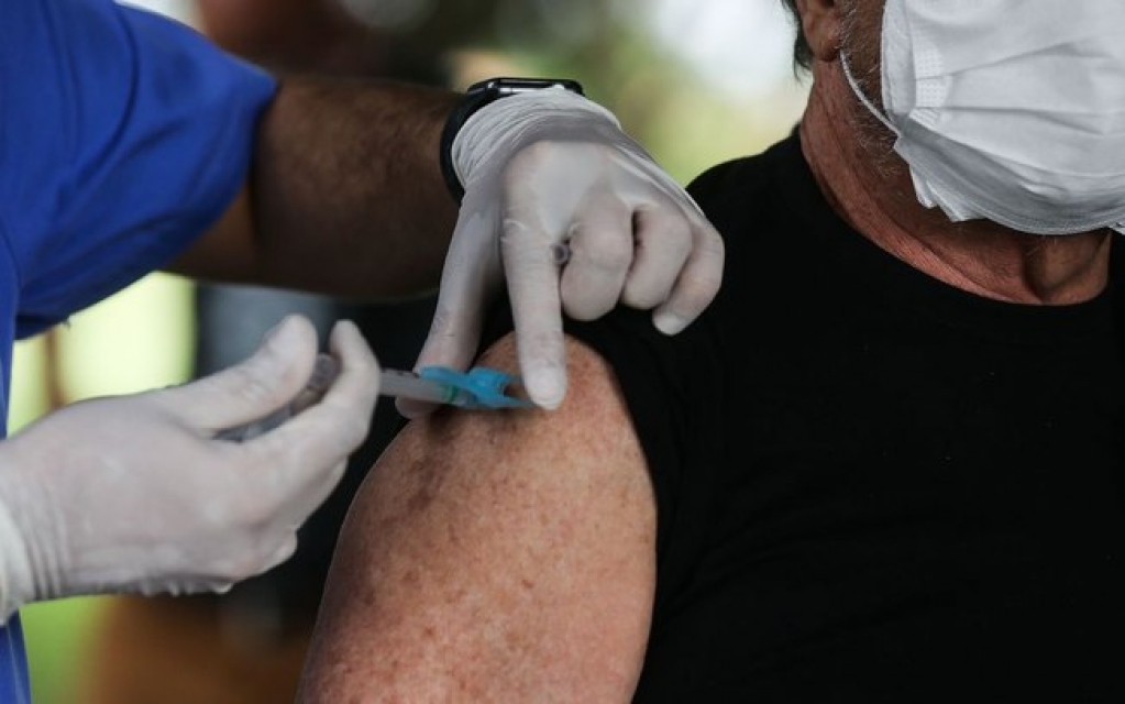 Brasil registra mais 1.194 mortes por Covid, maior número desde 1º de setembro