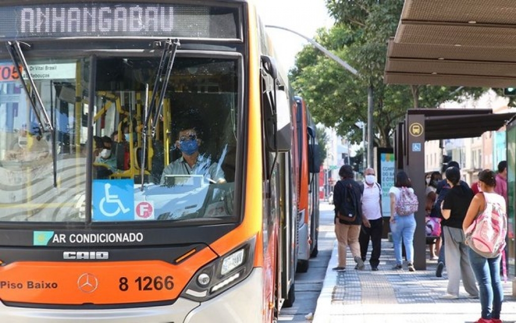 Fim de gratuidade a idosos no transporte público de SP começa em 1º de fevereiro Fim de gratuidade a idosos no transporte público de SP começa em 1º de fevereiro