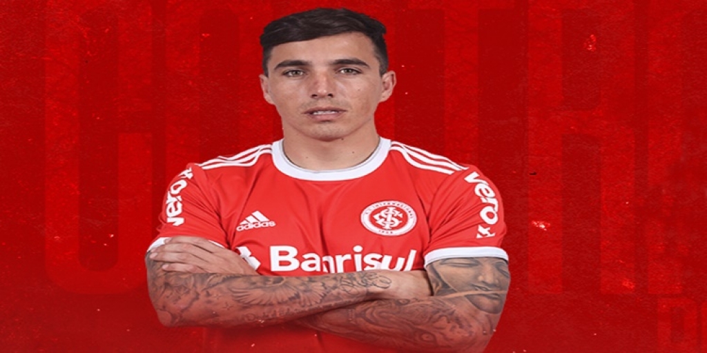 Internacional renova contrato com Renzo Saravia