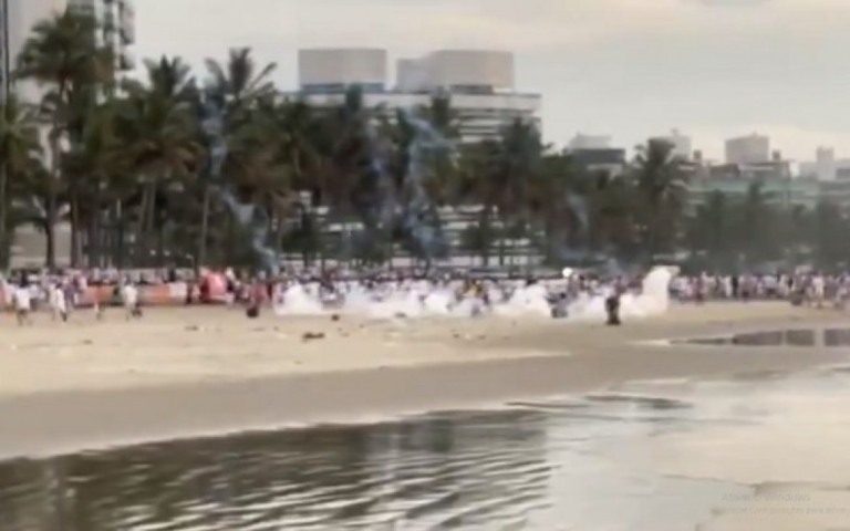 PM usa bombas de gás para dispersar luau clandestino de virada em SP; assista