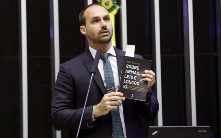 Quer ser um "bolsonarista qualificado"? Curso de Eduardo Bolsonaro vai ensinar