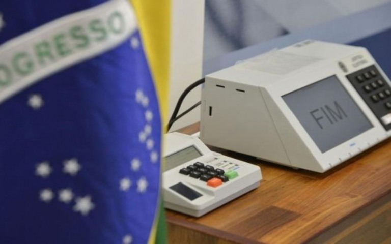 Datafolha: 73% dos brasileiros apoiam uso de urnas eletrônicas em eleições
