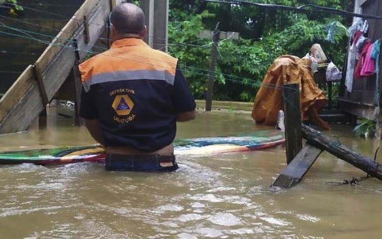Ubatuba fica com 112 desalojados após fortes chuvas atingirem a cidade