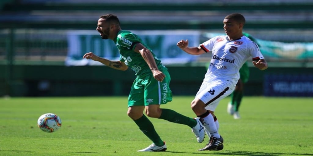 Em jogo movimentado Chapecoense e Brasil de Pelotas empatam sem gols