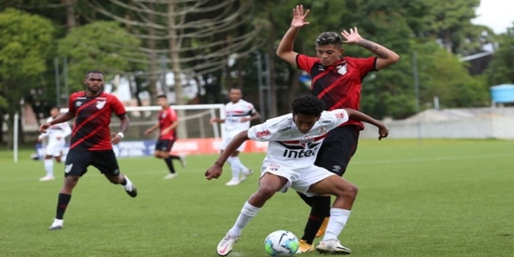 São Paulo perde para Athletico e se despede do Brasileiro Sub-20 nas quartas de final