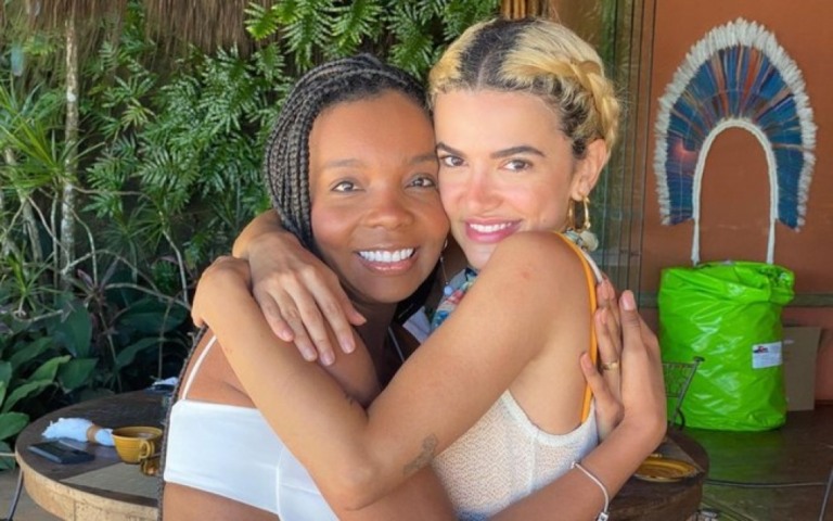 Thelma celebra aniversário de Manu Gavassi: "Estarei sempre aqui"