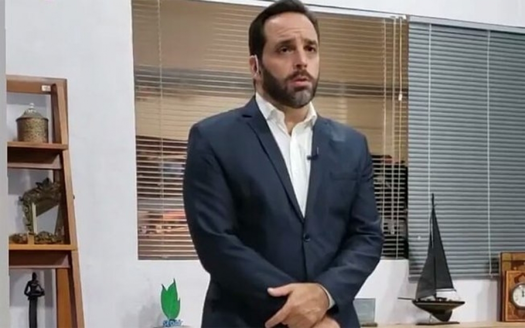 Apresentador da RedeTV! Marcelo Bennesby passa por cirurgia após sofrer AVC Apresentador da RedeTV! Marcelo Bennesby passa por cirurgia após sofrer AVC