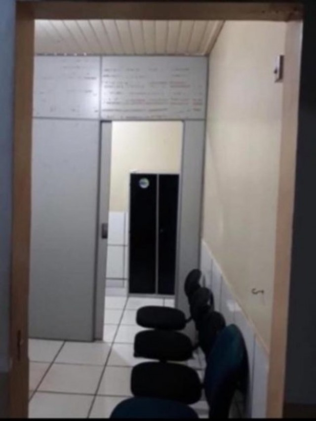 Vereador não é reeleito e leva a porta do gabinete: "É minha"; confira