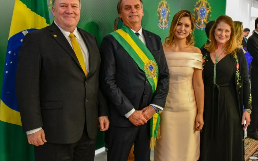 Secretário de Trump elogia Bolsonaro e enaltece relação com o Brasil Secretário de Trump elogia Bolsonaro e enaltece relação com o Brasil
