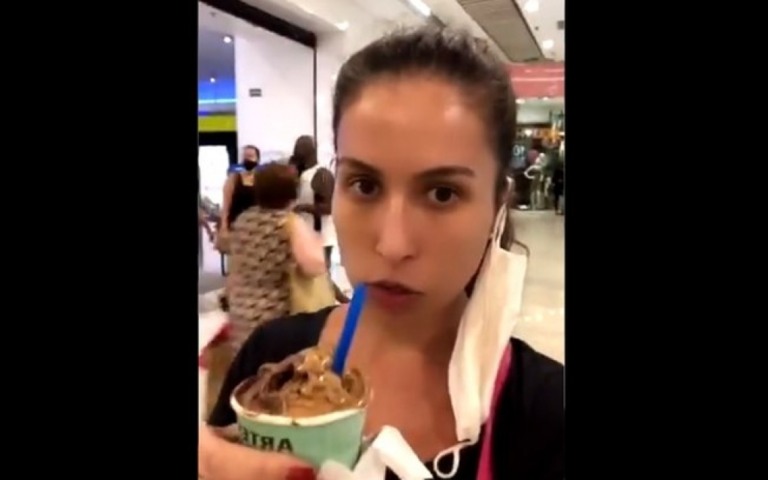 Juíza não usa máscara e dá "dica" para "posar de bondoso": "Compre um sorvete"