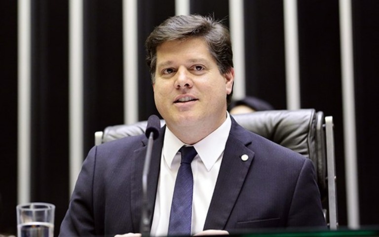 Após apoio a Baleia Rossi, PT pede apreciação de impeachment contra Bolsonaro