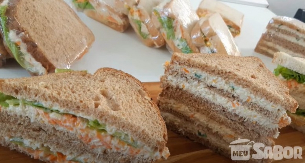 Lanche da tarde, nada melhor que um suculento Sanduíche de Peito de Peru