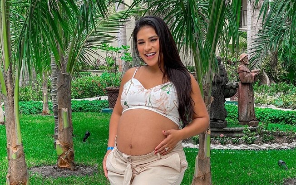 Grávida, Simone vira sensação no YouTube e bate 110 milhões de views em 7 meses Grávida, Simone vira sensação no YouTube e bate 110 milhões de views em 7 meses