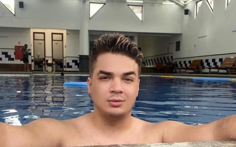 Ex-"Carrossel", Lucas Santos emenda aniversário com réveillon e viagem