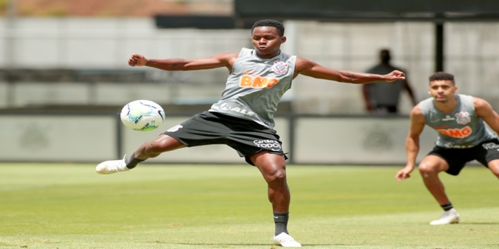 Timão faz primeiro treino tático para encarar Fluminense