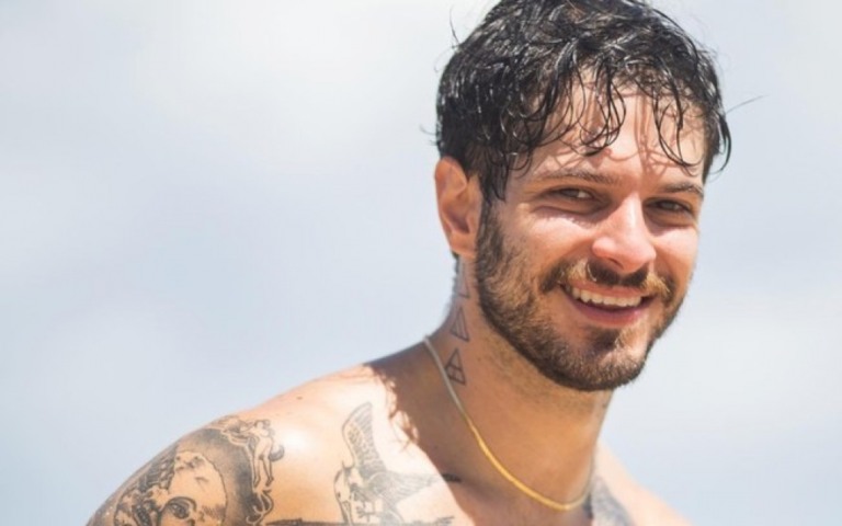 Publicação no Twitter de Frederico Devito indica que influencer está no BBB 21