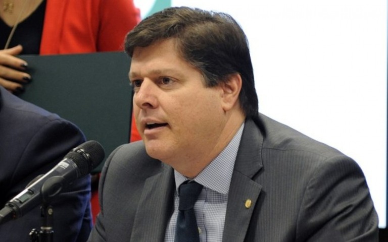 Baleia Rossi não descarta impeachment de Bolsonaro: "Não podemos abrir mão"