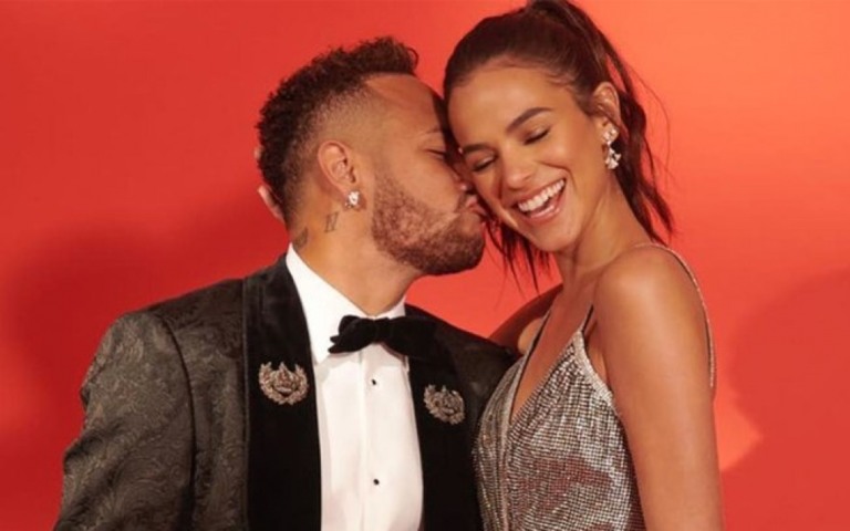 Neymar desarquiva fotos com Bruna Marquezine e fãs torcem por volta de "Brumar"