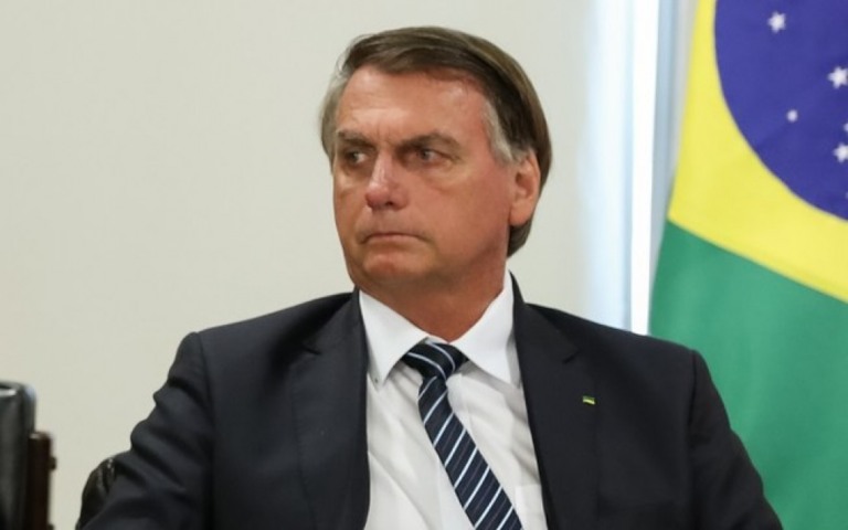 Bolsonaro chama de "censura" a suspensão de redes sociais como a de Trump