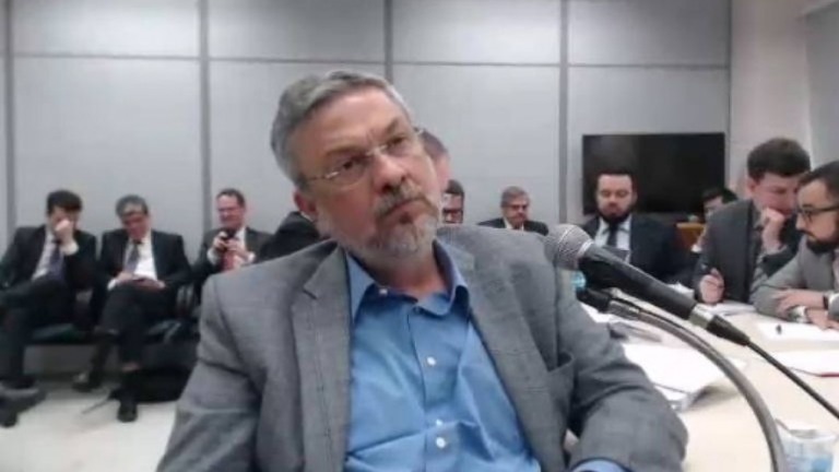 Juiz anula provas de pagamentos de propina aos ex-ministros Mantega e Palocci