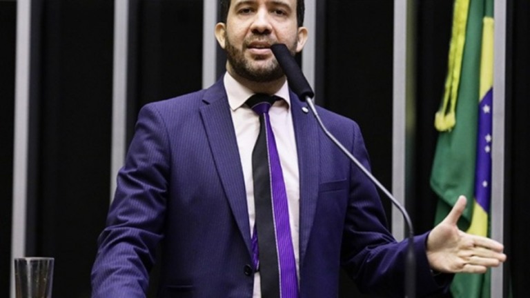 André Janones lança candidatura à presidência da Câmara