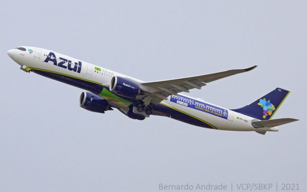 Após reprogramação, voo da Azul para a Índia decolará hoje Após reprogramação, voo da Azul para a Índia decolará hoje