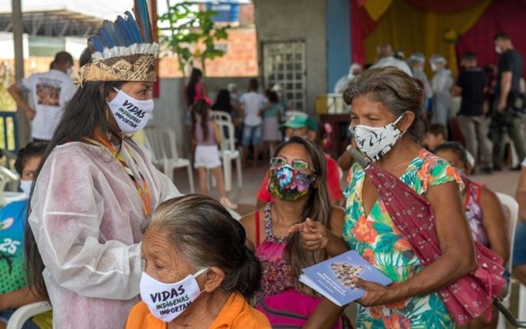 Risco de Covid-19 entre indígenas no Amazonas faz Ongs lançarem cartilha