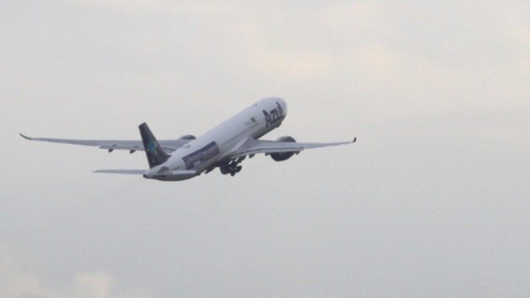 Após viagem para Índia adiada, avião chega a Campinas e levará oxigênio a Manaus