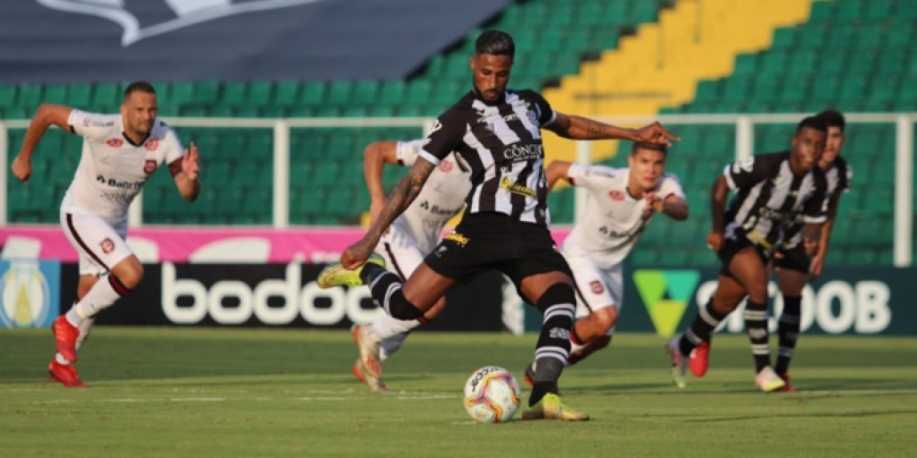 Figueirense derrota Brasil de Pelotas por 3 a 0