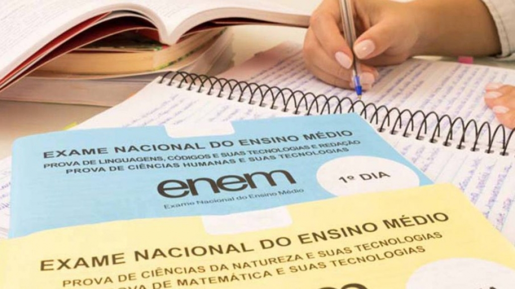 Quase 5 mil candidatos com sintomas pediram reaplicação do Enem, diz ministro Quase 5 mil candidatos com sintomas pediram reaplicação do Enem, diz ministro