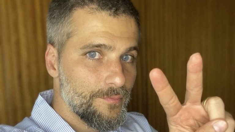 "Você é bonitão, fica sossegado", diz Bruno Gagliasso a marido ciumento de fã