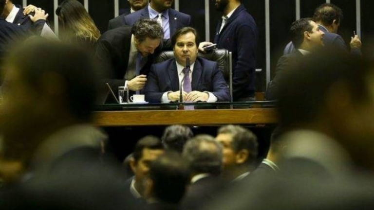 Maia diz que é "inevitável' criação de CPI para fazer uma "grande investigação"