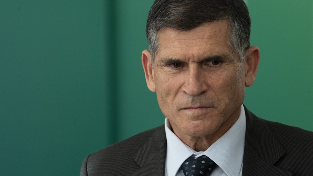 Ex-ministro diz que "dá para desconfiar da sanidade mental" de Bolsonaro Ex-ministro diz que "dá para desconfiar da sanidade mental" de Bolsonaro