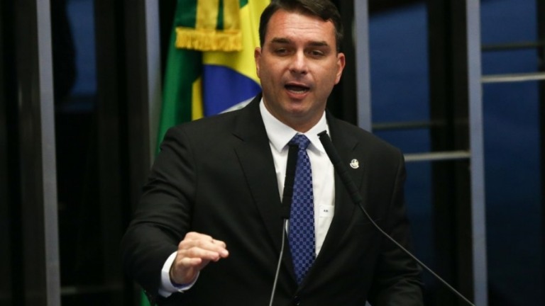 Destino do caso 'rachadinhas' de Flávio Bolsonaro será definido pelo TJ do Rio